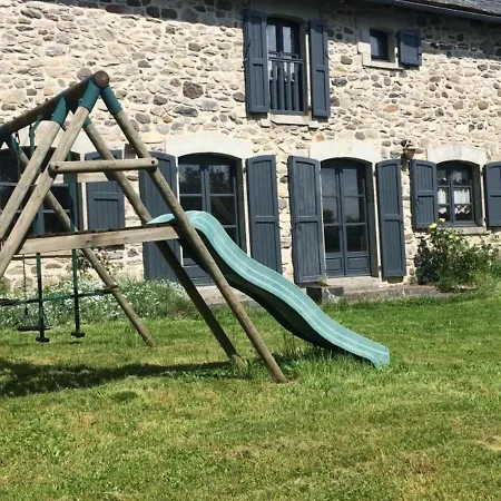 Gite Charmant A Riom-es-montagnes, 4 Pers, Avec Jardin, Terrasse, Cheminee, Proche Randos Et Lacs - Fr-1-742-203