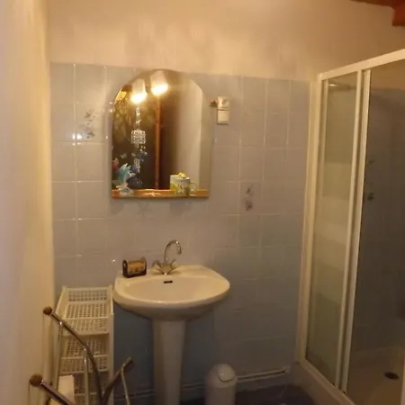 Gite Charmant A Riom-es-montagnes, 4 Pers, Avec Jardin, Terrasse, Cheminee, Proche Randos Et Lacs - Fr-1-742-203 * Riom-ès-Montagne