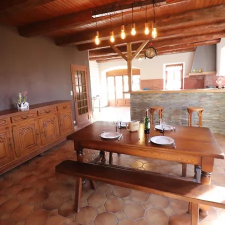 Gite Charmant A Riom-es-montagnes, 4 Pers, Avec Jardin, Terrasse, Cheminee, Proche Randos Et Lacs - Fr-1-742-203 *