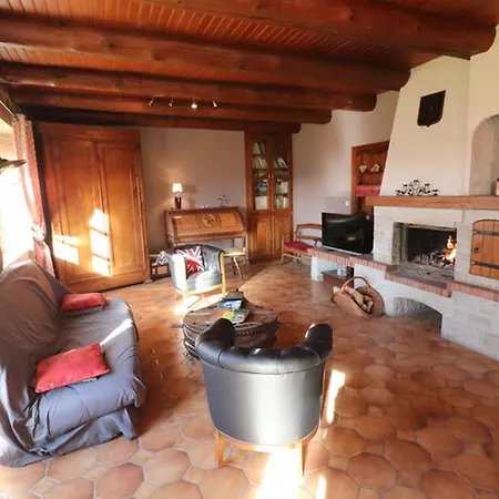 Gite Charmant A Riom-es-montagnes, 4 Pers, Avec Jardin, Terrasse, Cheminee, Proche Randos Et Lacs - Fr-1-742-203 Semesterbostad Riom-ès-Montagne