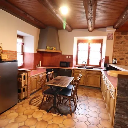 Gite Charmant A Riom-es-montagnes, 4 Pers, Avec Jardin, Terrasse, Cheminee, Proche Randos Et Lacs - Fr-1-742-203 *